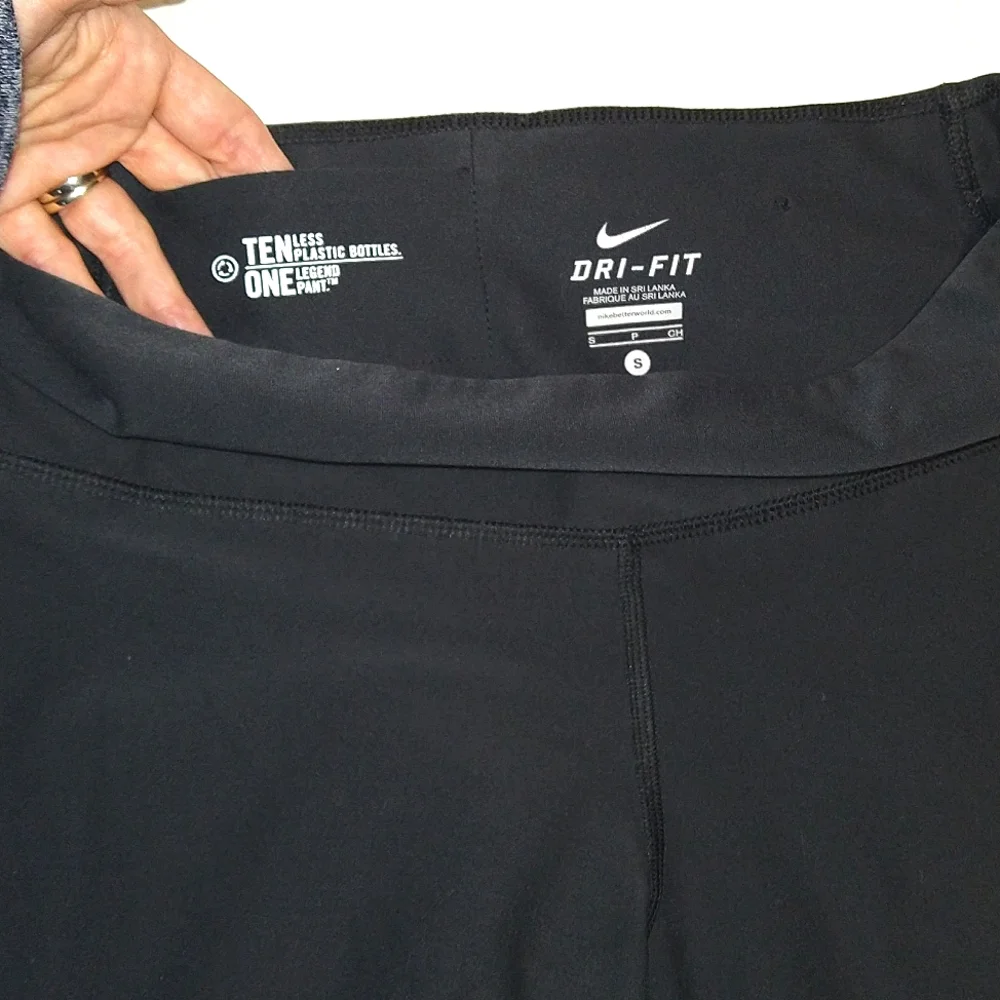 NIKE Dri-Fit workout Capris size S - Picture 2 of 4